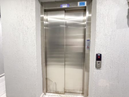 Kumbağ'da Ana Cadde Üzerinde Geniş Ve Ferah 2+1 Satılık Daire