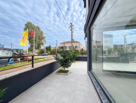 Kumbağ İşlek Ana Cadde Üzerinde Geniş Ve Depolu Kiralık Dükkan