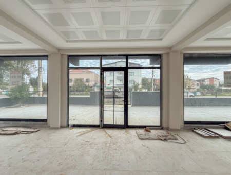 Kumbağ İşlek Ana Cadde Üzerinde Geniş Ve Depolu Kiralık Dükkan