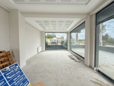 Kumbağ İşlek Ana Cadde Üzerinde Geniş Ve Depolu Kiralık Dükkan