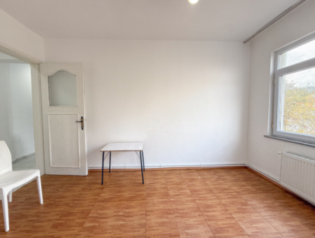 Kumbağ Kordonda Denize Sıfır Binada Çift Balkonlu 1+1 Kiralık