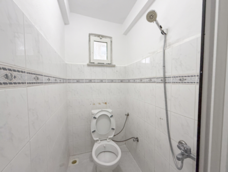 Kumbağ Kordonda Denize Sıfır Binada Çift Balkonlu 1+1 Kiralık