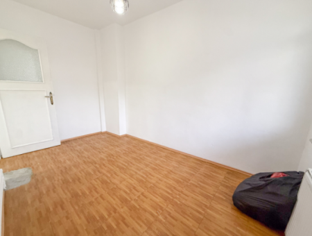 Kumbağ Kordonda Denize Sıfır Binada Çift Balkonlu 1+1 Kiralık