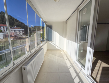 Kumbağ'da Havuzlu Site İçerisinde Geniş Ve Ferah 2+1 Satılık Daire 