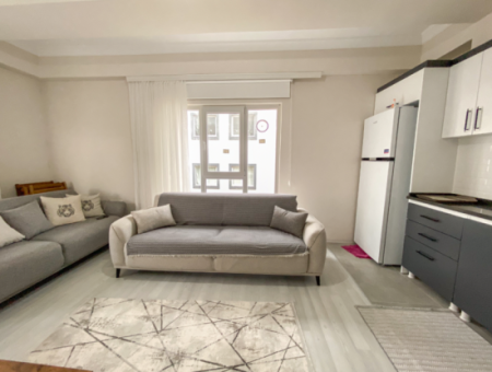 Yeni Sitede Geniş Ve Ferah İskanlı Satılık Ara Kat 2+1 Daire