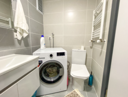 Yeni Sitede Geniş Ve Ferah İskanlı Satılık Ara Kat 2+1 Daire