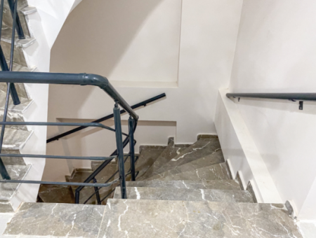 Yeni Sitede Geniş Ve Ferah İskanlı Satılık Ara Kat 2+1 Daire