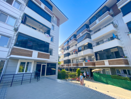 Kumbağ'da Merkezi Konumda Havuzlu Sitede İskanlı Satılık 1+1 Daire