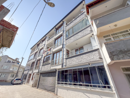 Kumbağ Pazar Sokağı Yeni Ve Asansörlü Binada Kiralık 1+1 Daire