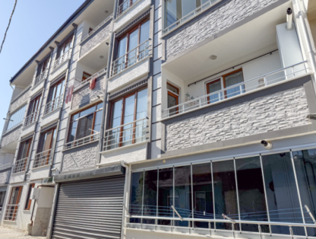 Kumbağ Pazar Sokağı Yeni Ve Asansörlü Binada Kiralık 1+1 Daire