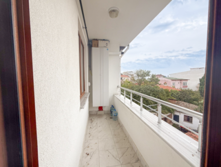 Kumbağ Pazar Sokağı Yeni Ve Asansörlü Binada Kiralık 1+1 Daire