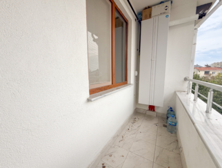 Kumbağ Pazar Sokağı Yeni Ve Asansörlü Binada Kiralık 1+1 Daire