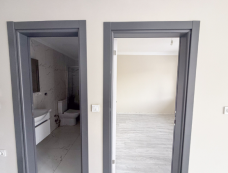 Kumbağ Pazar Sokağı Yeni Ve Asansörlü Binada Kiralık 1+1 Daire