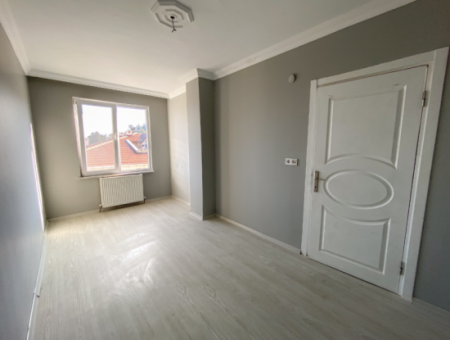 Kumbağ Köy İçi Mevkii Havuzlu Deniz Manzaralı Kiralık 2+1 Daireler