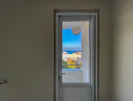 Kumbağ Köy İçi Mevkii Havuzlu Deniz Manzaralı Kiralık 2+1 Daire