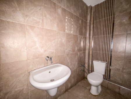 Altınova Mahallesi'nin En İşlek Caddesinde Satılık Dükkan