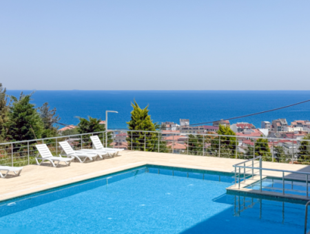 Kumbağ'da Deniz Manzaralı Havuzlu Full Eşyalı 2+1 Satılık Daire
