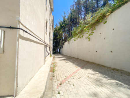 Kumbağ'da Deniz Manzaralı Havuzlu Full Eşyalı 2+1 Satılık Daire