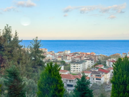 Kumbağ'da Deniz Manzaralı Havuzlu Full Eşyalı 2+1 Satılık Daire