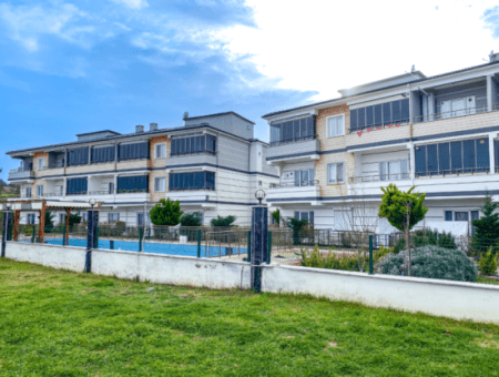 Kumbağ Havuzlu Sitede Full Eşyalı Sezonluk Kiralık Lüks 1+1 Daire