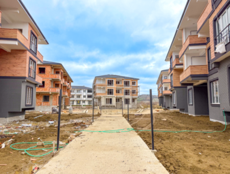 Kumbağ'da Lüks Havuzlu Ova Kent 2 Sitesinde Satılık 2+1 Daireler