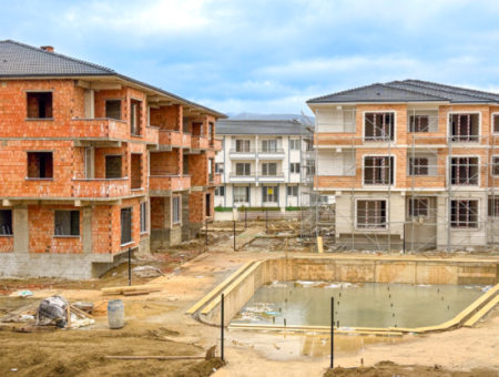 Kumbağ'da Lüks Havuzlu Ova Kent 2 Sitesinde Satılık 2+1 Daireler