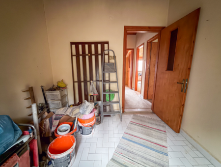 Kumbağ Merkezde Geniş Bahçeli Satılık 7+1 Tripleks Villa