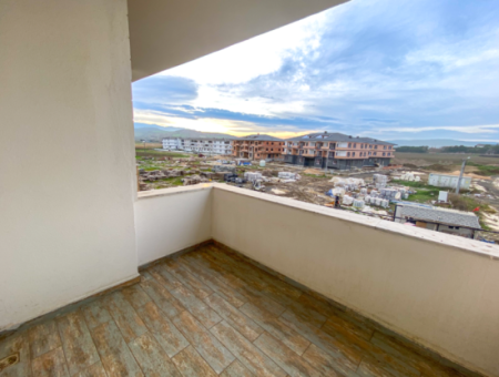 Kumbağ'da Havuzlu Ova Kent 1 Sitesinde İskanlı Satılık 3+1 Daire