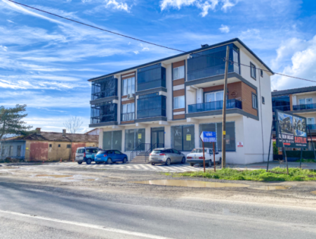 Kumbağ İşlek Ana Cadde Üzerinde 135 M2 Geniş Kiralık Dükkan