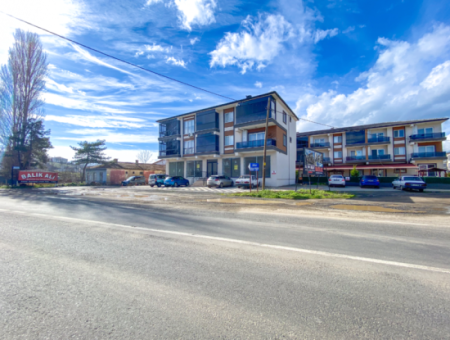 Kumbağ İşlek Ana Cadde Üzerinde 135 M2 Geniş Kiralık Dükkan