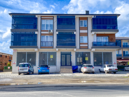 Kumbağ İşlek Ana Cadde Üzerinde 135 M2 Geniş Kiralık Dükkan