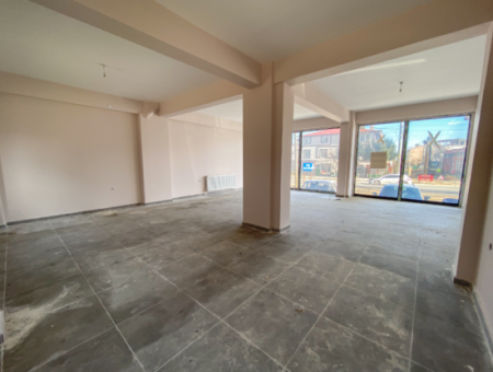 Kumbağ İşlek Ana Cadde Üzerinde 135 M2 Geniş Kiralık Dükkan