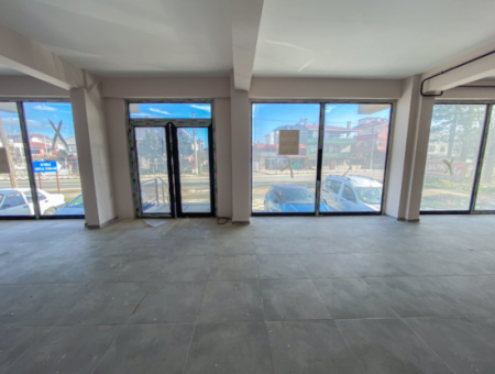 Kumbağ İşlek Ana Cadde Üzerinde 135 M2 Geniş Kiralık Dükkan