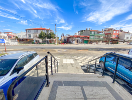 Kumbağ İşlek Ana Cadde Üzerinde 135 M2 Geniş Kiralık Dükkan