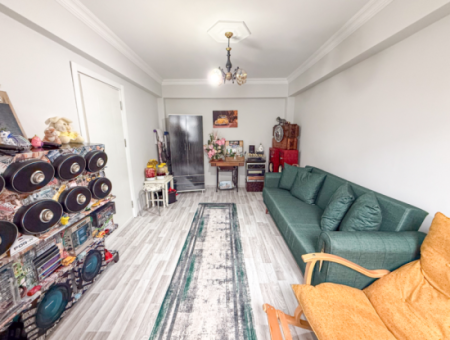 Kumbağ Pazar Sokağına Yakın İskanlı Satılık Geniş 2+1 Daire