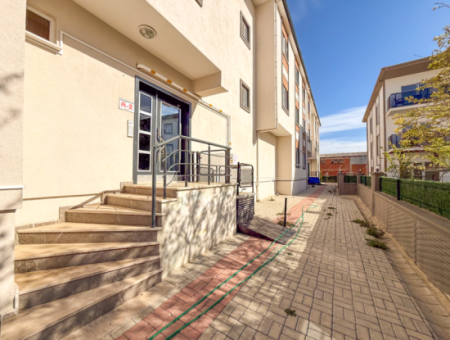 Kumbağ'da Ana Caddeye Sıfır Site İçinde Kiralık 1+1 Daire