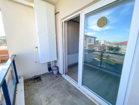 Kumbağ'da Ana Caddeye Sıfır Site İçinde Kiralık 1+1 Daire