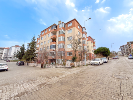 Altınova'da Ferah Ve Lüks İçi Full Yapılı 3+1 Satılık Daire