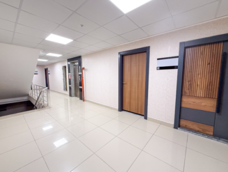 100.Yıl Alt Yol Caddede Deniz Manzaralı Komple Kiralık Plaza