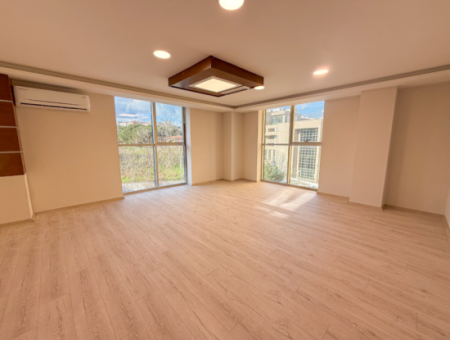 100.Yıl Alt Yol Caddede Deniz Manzaralı Komple Kiralık Plaza