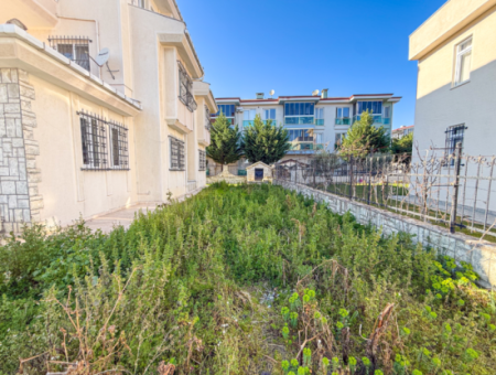 Kumbağ'da 740 M2 Arsa İçerisinde Satılık Tripleks 7+1 Villa