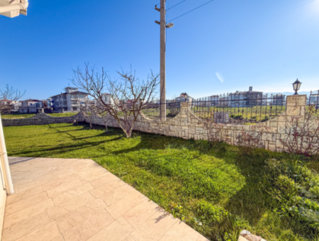 Kumbağ'da 740 M2 Arsa İçerisinde Satılık Tripleks 7+1 Villa