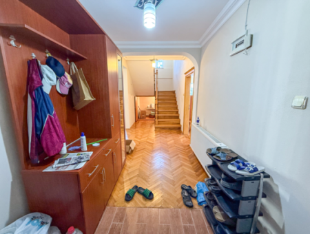 Kumbağ'da 740 M2 Arsa İçerisinde Satılık Tripleks 7+1 Villa