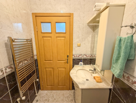 Kumbağ'da 740 M2 Arsa İçerisinde Satılık Tripleks 7+1 Villa