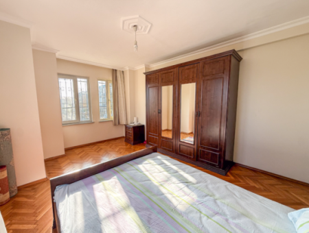 Kumbağ'da 740 M2 Arsa İçerisinde Satılık Tripleks 7+1 Villa