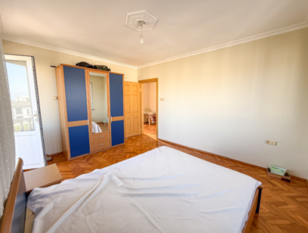 Kumbağ'da 740 M2 Arsa İçerisinde Satılık Tripleks 7+1 Villa