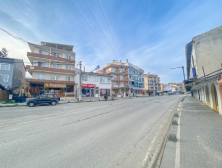 Kumbağ'da Merkezi Konumda İskanlı Geniş Balkonlu 1+1 Satılık Daire