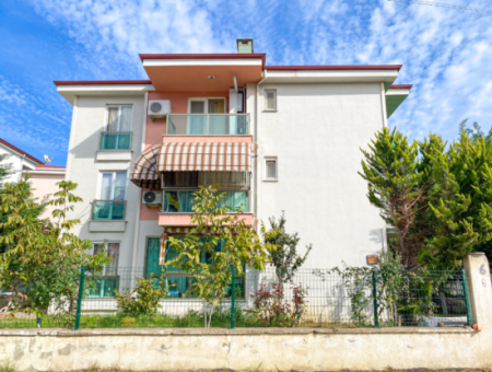 Kumbağ'da Caddenin Deniz Tarafında Eşyalı İskanlı 1+1 Daire