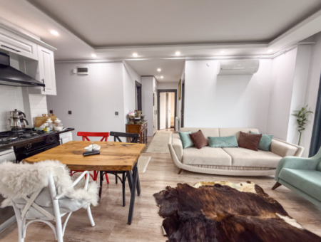 Kumbağ'da Denize Sıfır Sitede Geniş Ve Eşyalı Satılık 2+1 Daire