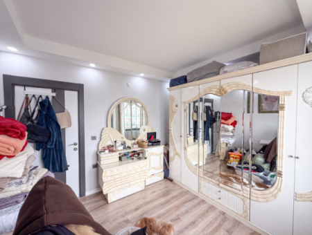 Kumbağ'da Denize Sıfır Sitede Geniş Ve Eşyalı Satılık 2+1 Daire